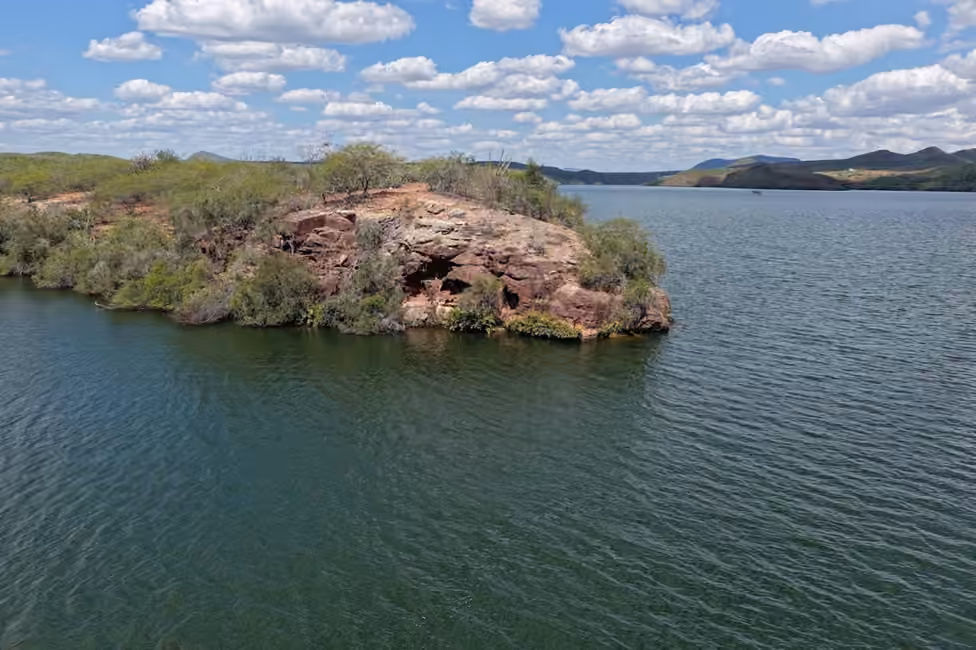 Margens e paisagem do Rio São Francisco no Castanho